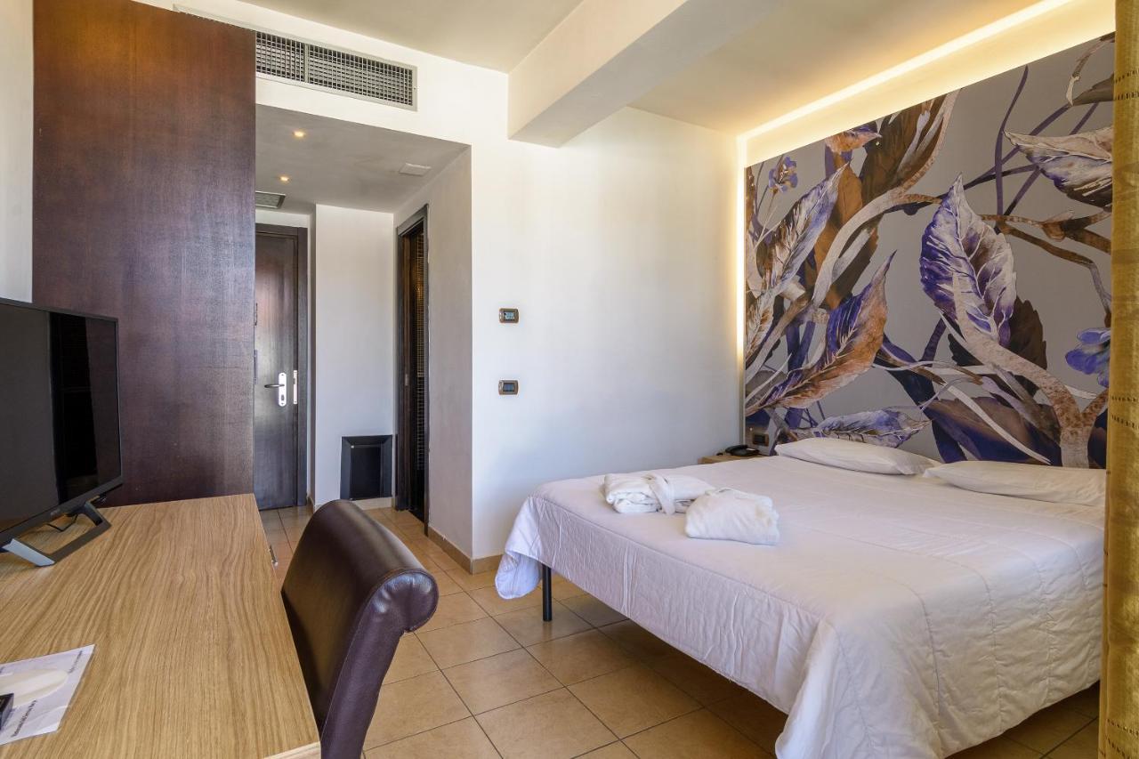 Hotel Terme Capasso คอนตูร์ซี ภายนอก รูปภาพ