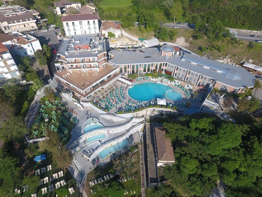 Hotel Terme Capasso คอนตูร์ซี ภายนอก รูปภาพ