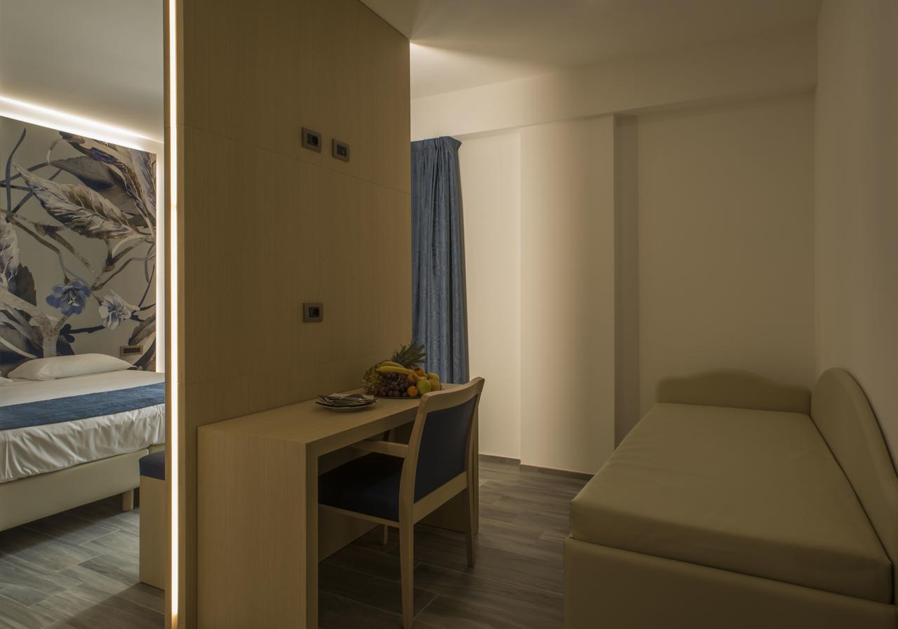 Hotel Terme Capasso คอนตูร์ซี ภายนอก รูปภาพ