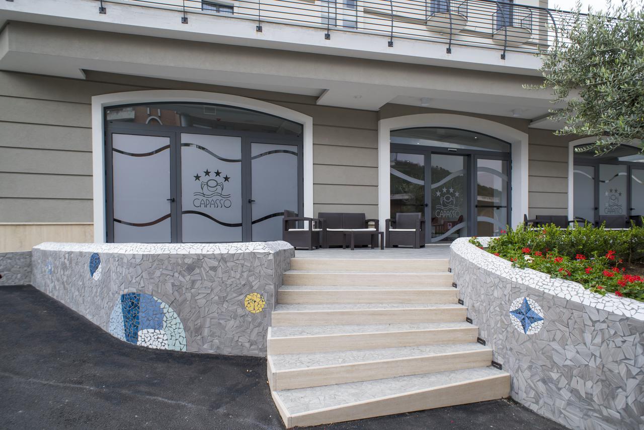 Hotel Terme Capasso คอนตูร์ซี ภายนอก รูปภาพ